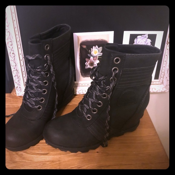 Sorel Lexie Wedge Boots NWT - Picture 1 of 1
